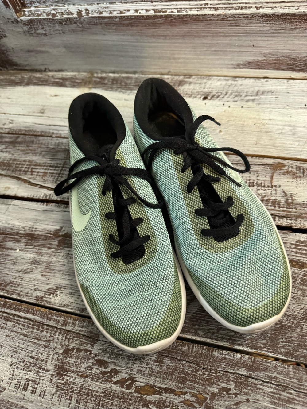 Nike Flex Women's Mint Green and Black Athletic Sneakers
